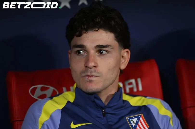 Alvarez Benched for Atletico Opener as Arsenal Transfer Speculation Intensifies.