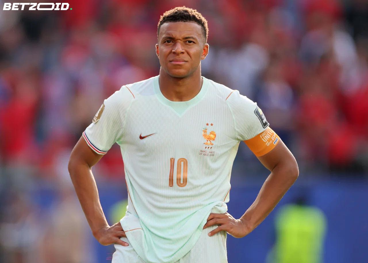 Amarilla Twists the Knife: Paraguayan Senator Celebrates Mbappé's World Cup Heartbreak.