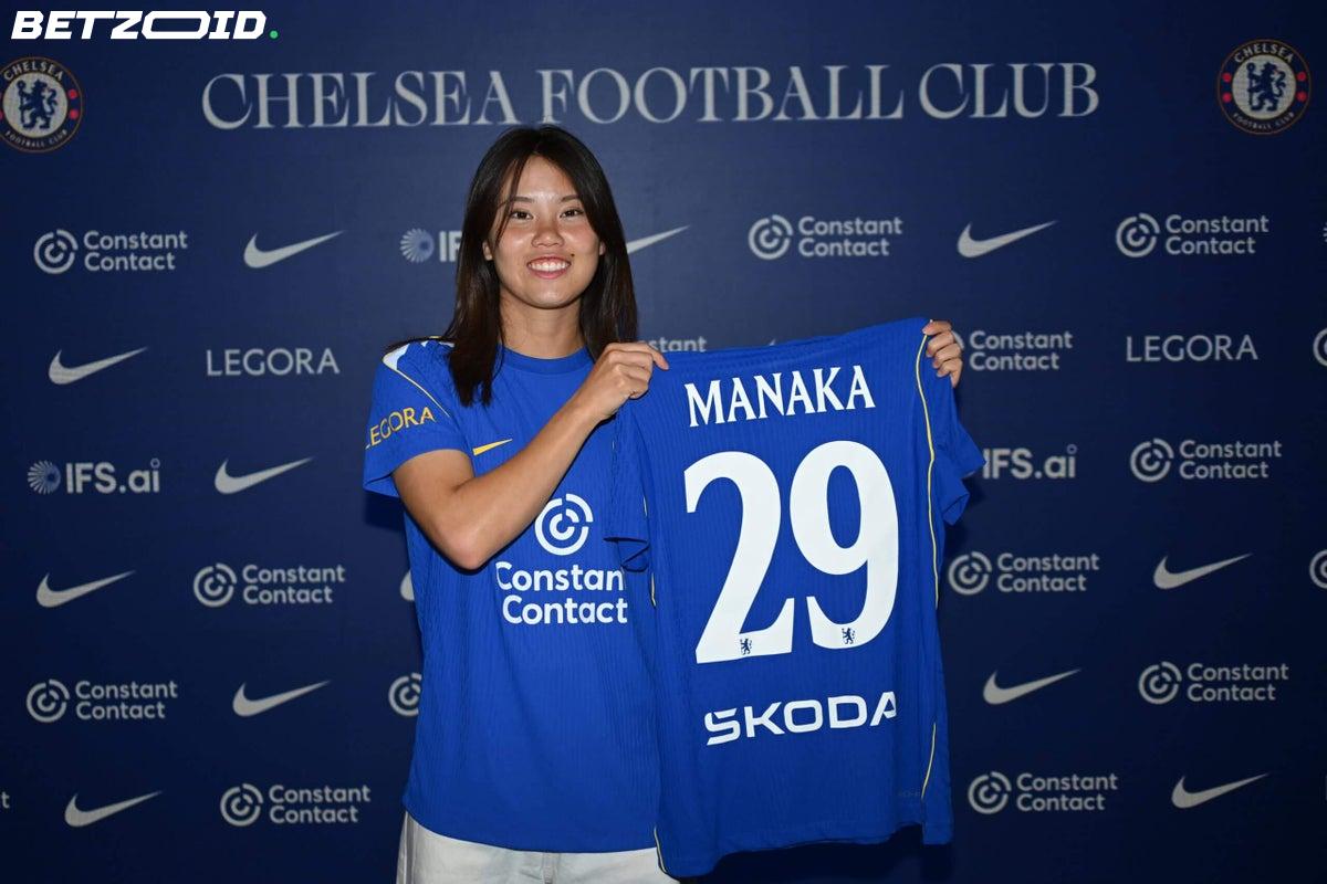 Chelsea Women Sign NWSL Midfielder of the Year Matsukubo in Statement Move.