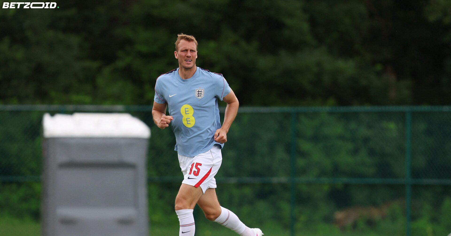 Cowboy hats, country music, and curfew: Dan Burn's World Cup downtime in Kansas City.