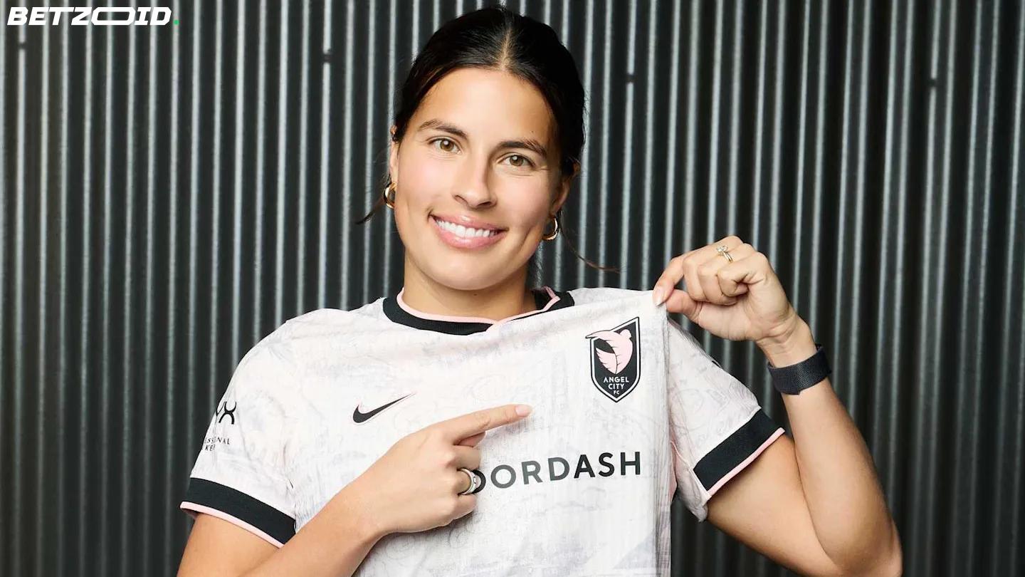 Emily Sams Ready for West Coast Challenge With Angel City FC.