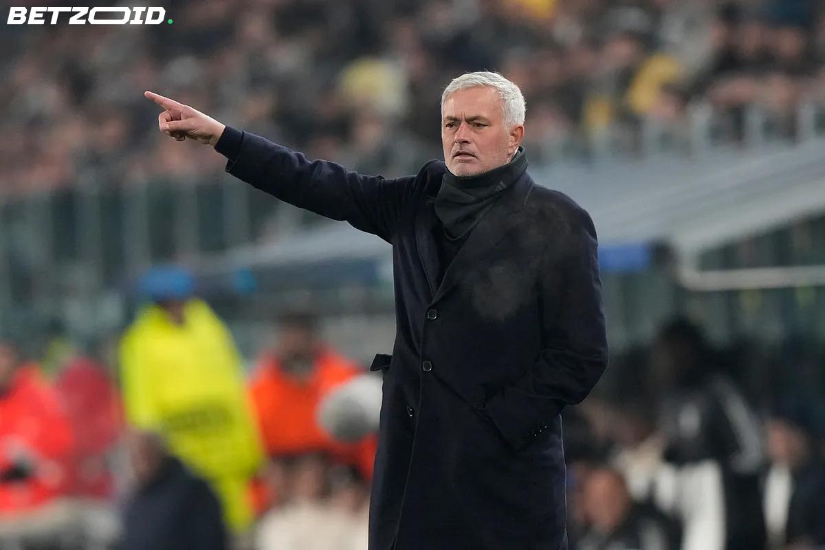 Figo Keeps Door Open for Mourinho's Real Madrid Return.