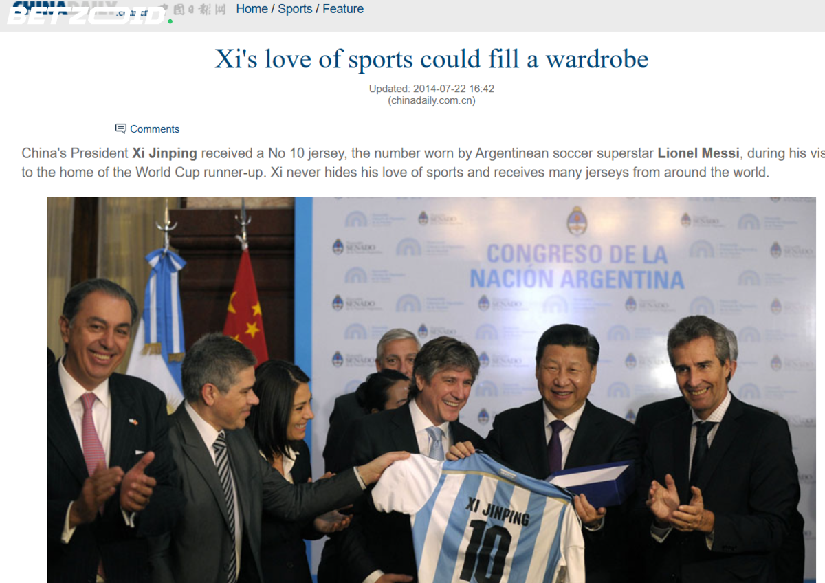 Football Diplomacy: Xi Jinping Receives Match Balls from Man United's Dramatic Arsenal Win.