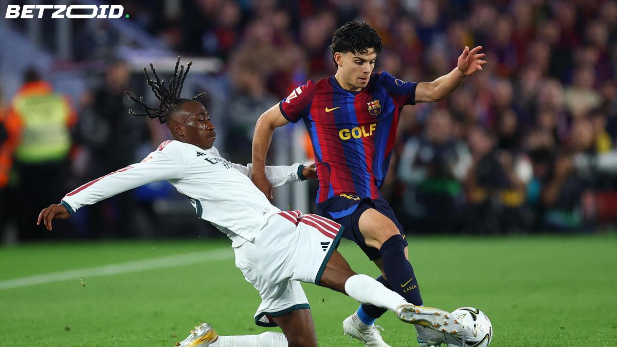 Barcelona Defender Xavi Espart Ruled Out for Seven Weeks After El Clasico Ankle Injury.