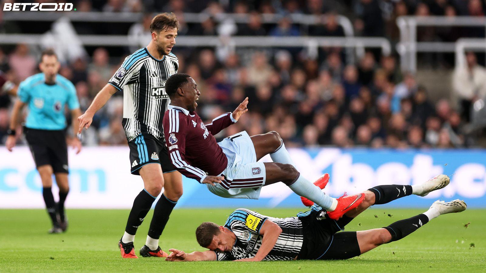 Howard Webb: Nothing 'Clearly Wrong' With VAR Decision on Botman Tackle.