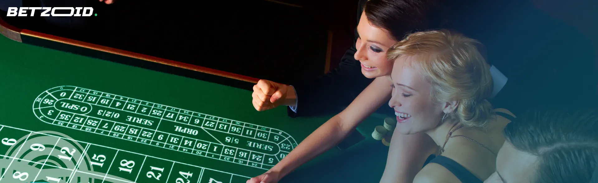 People enjoying winning at best international online casinos.