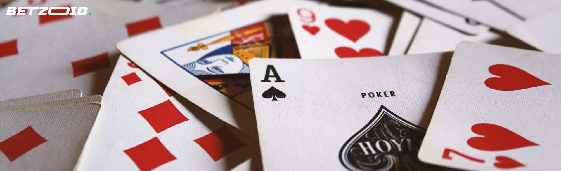 Naipes dispersos para casinos con bono de 5 euros gratis sin depósito.