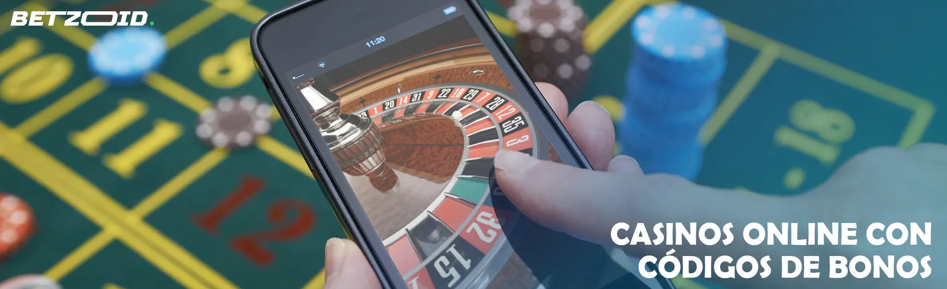 Un hombre juega a la ruleta en línea a través de un teléfono inteligente.