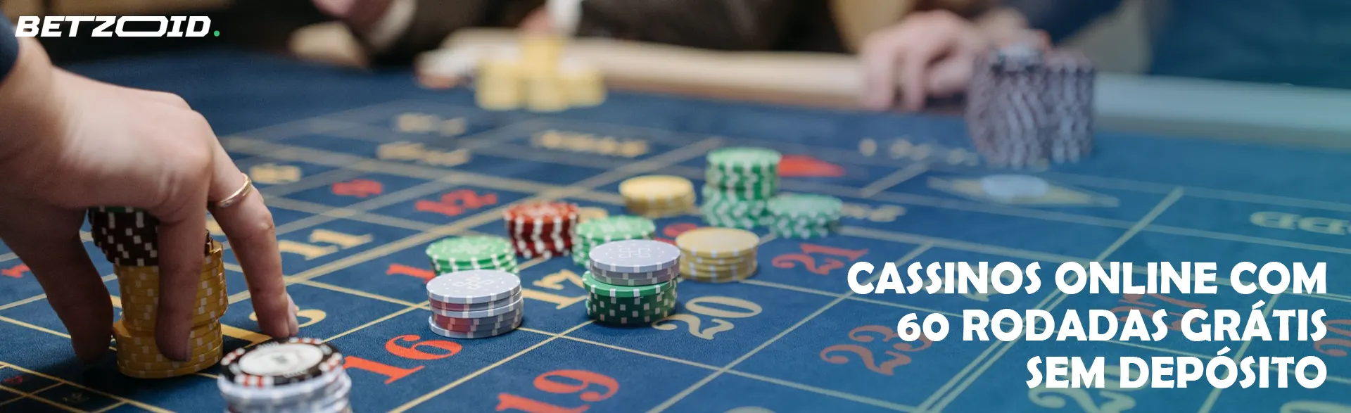 Um jogador faz apostas em uma mesa de cassino.