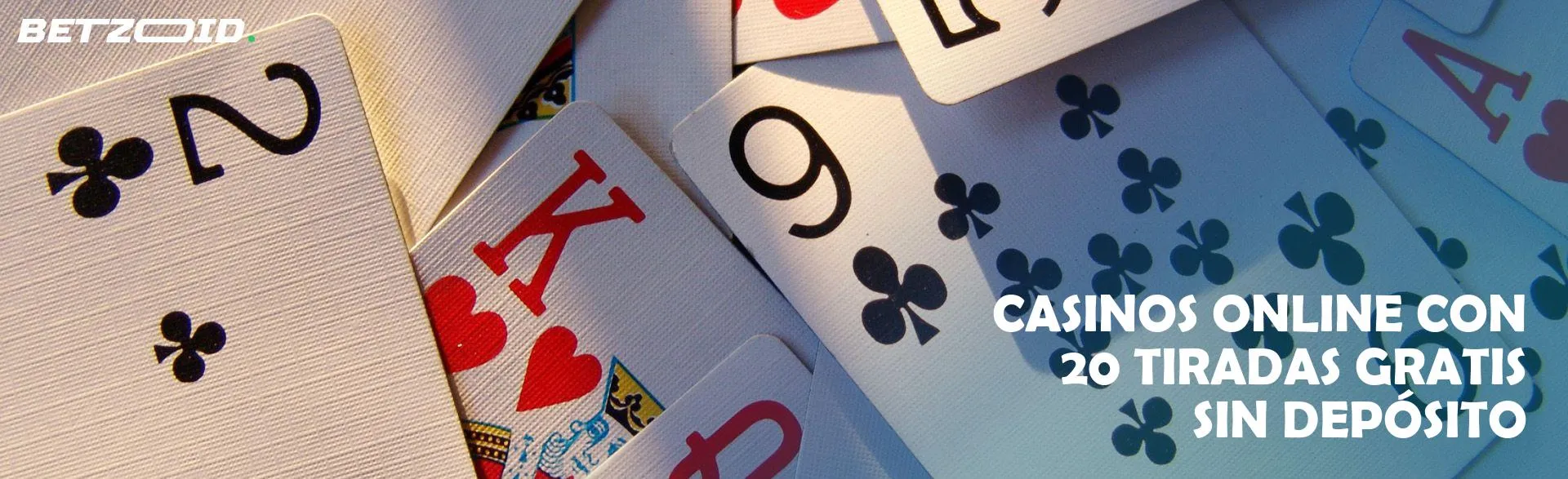 Baraja de cartas dispersas.