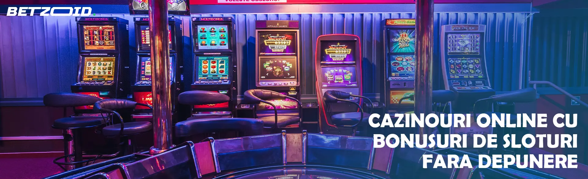 Un rând de aparate de slot într-un cazinou.