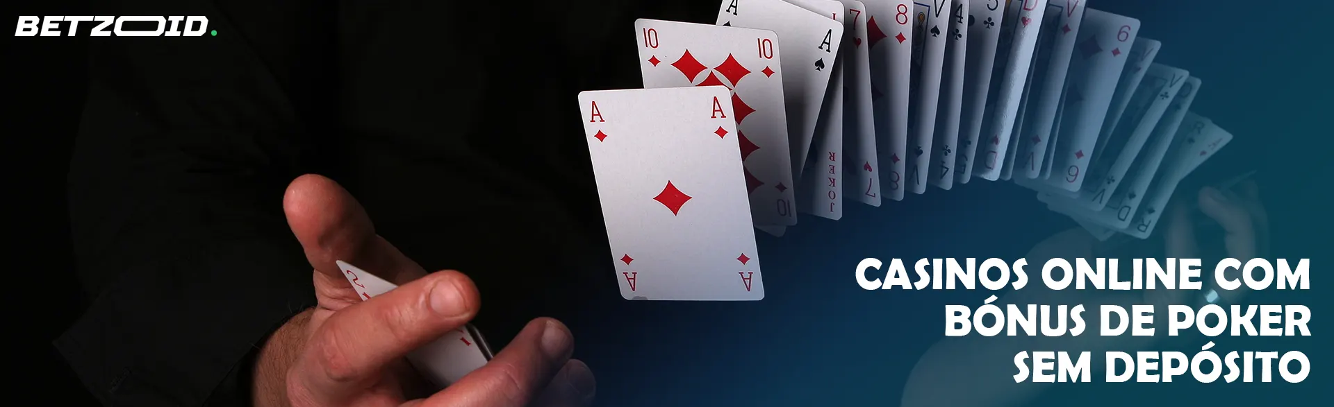 O jogador baralha as cartas no ar.