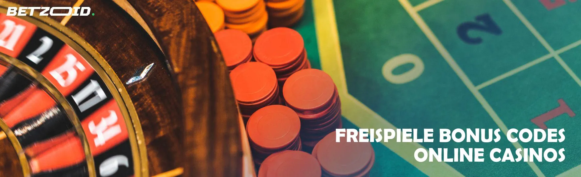 Rouletterad neben Casino-Chips.
