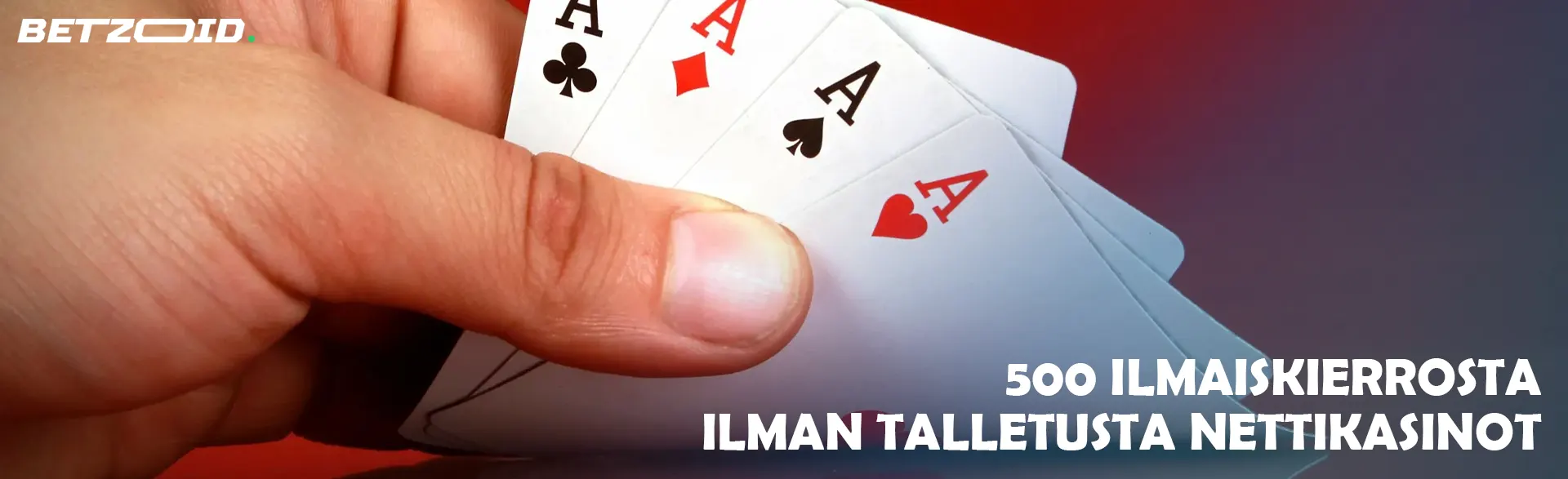 Pelaaja pitää kortteja kädessään punaisella pohjalla.