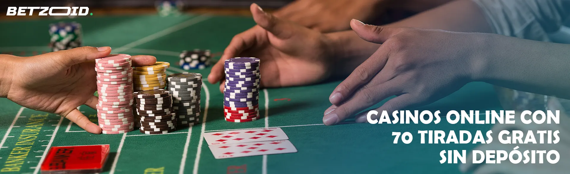 Los jugadores colocan fichas en la mesa del casino.
