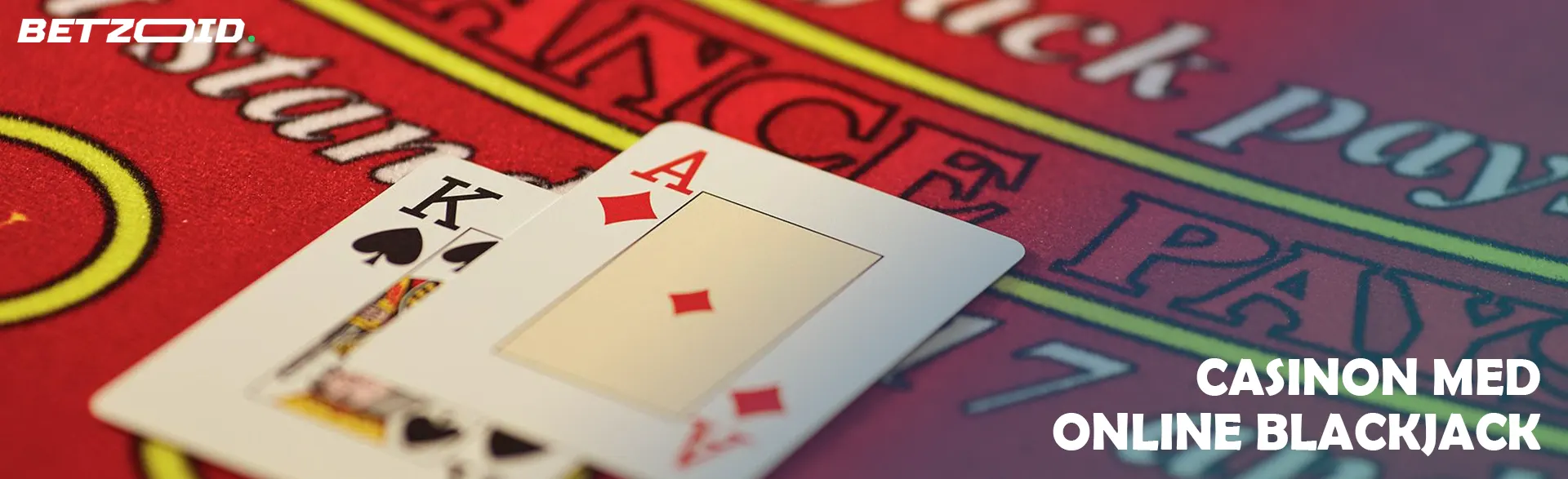 Två kort på ett kasinobord.