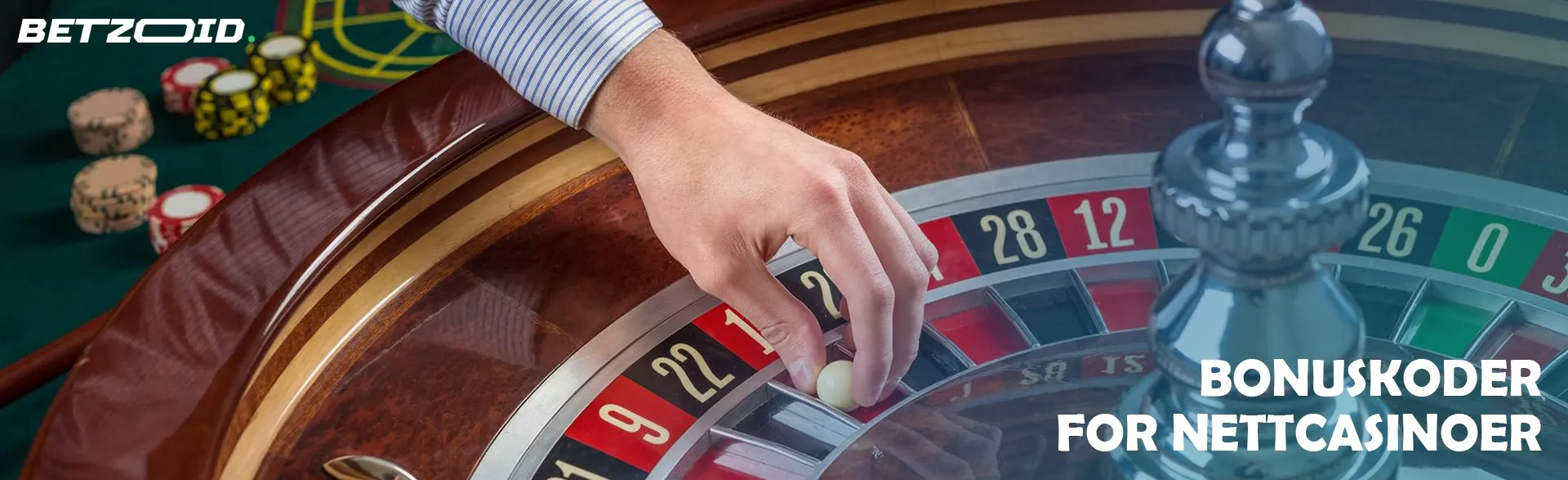 Spilleren plasserer ballen på ruletthjulet.