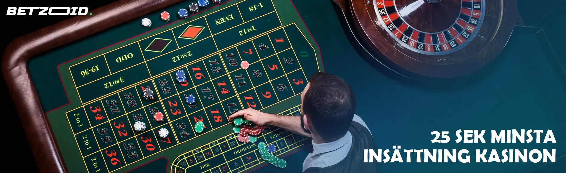 Croupieren placerar marker på roulettebordet.