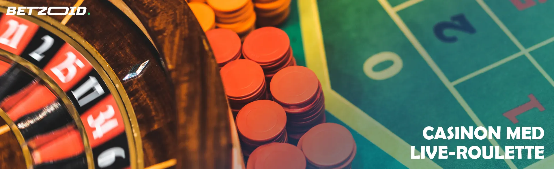 Roulettehjul bredvid kasinomarker.