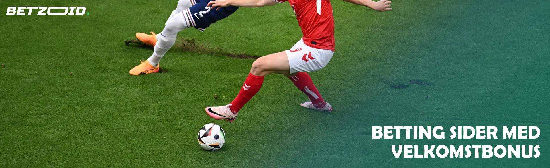 Fodboldspillere kæmper om bolden under kampen.