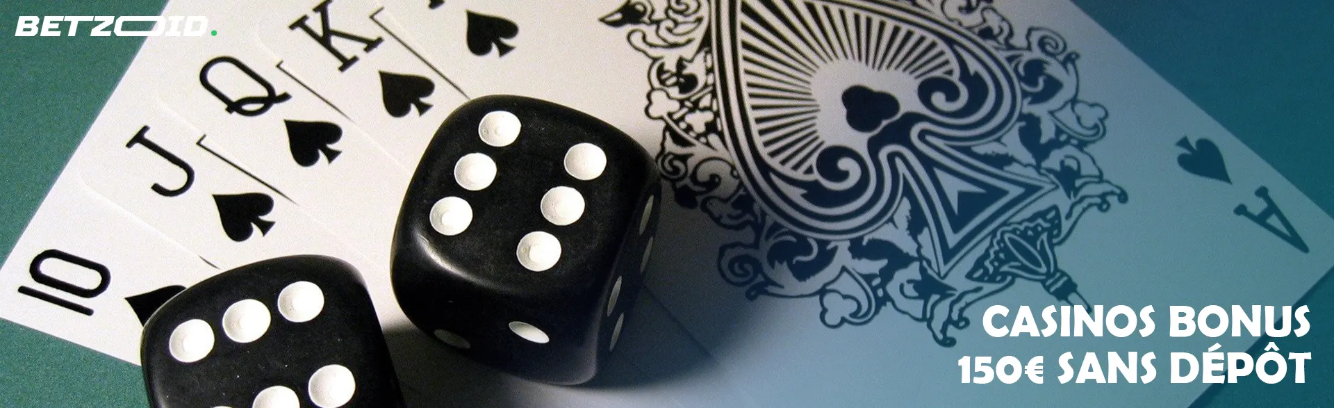 Des dés reposent sur des cartes.