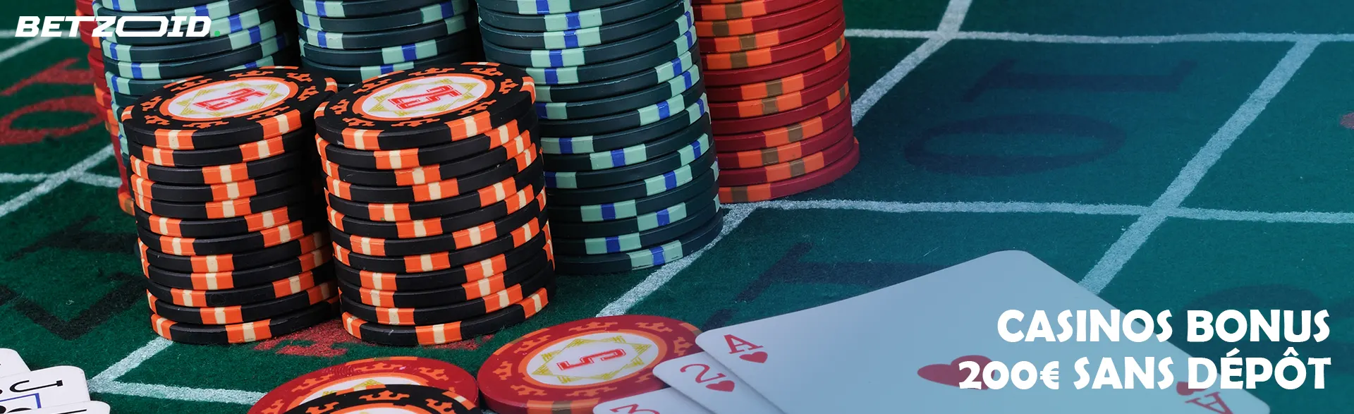 Des cartes et des jetons sur la table de casino.