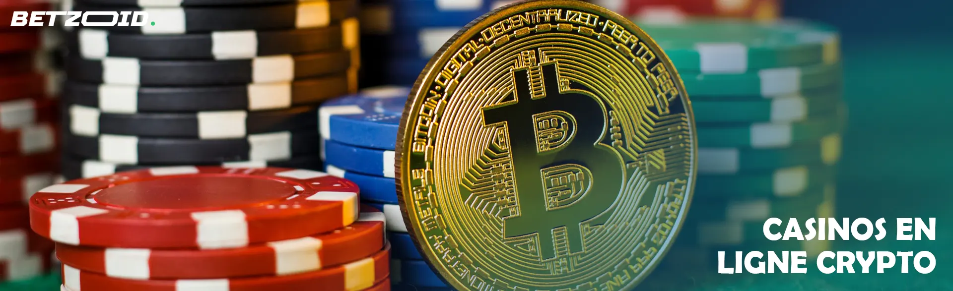 Une pièce de Bitcoin à côté de jetons de casino.