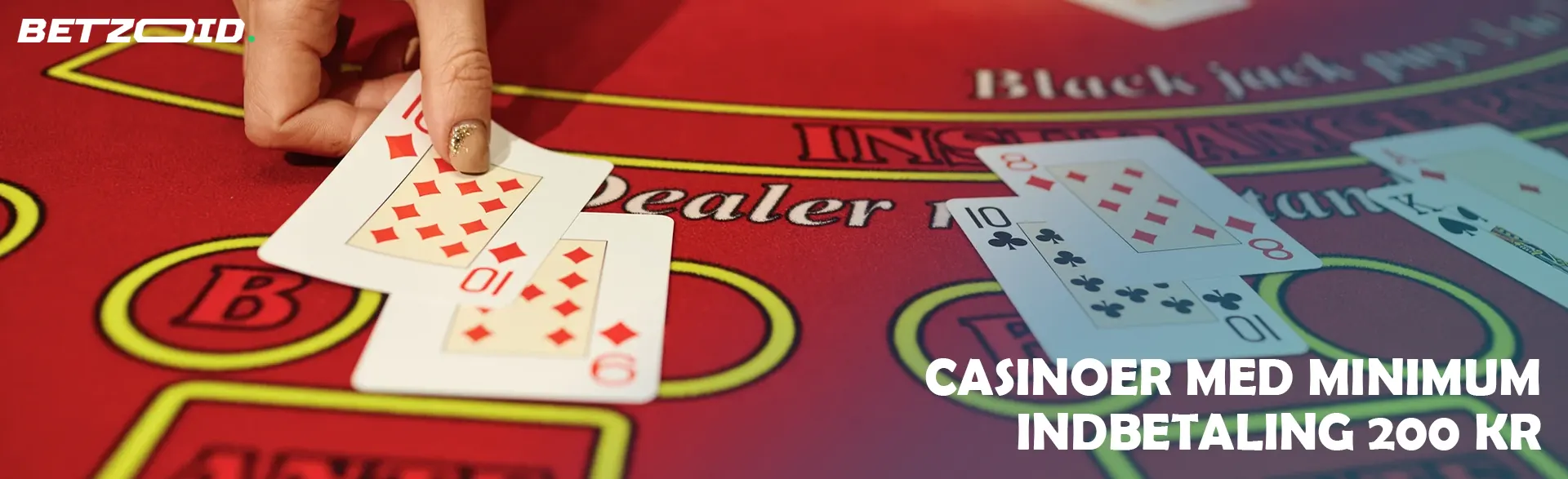 Spilleren placerer kort på casinobordet.