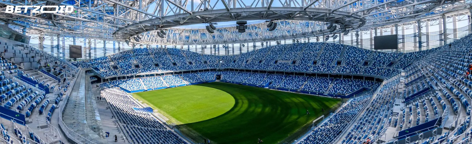 Pusty stadion piłkarski.