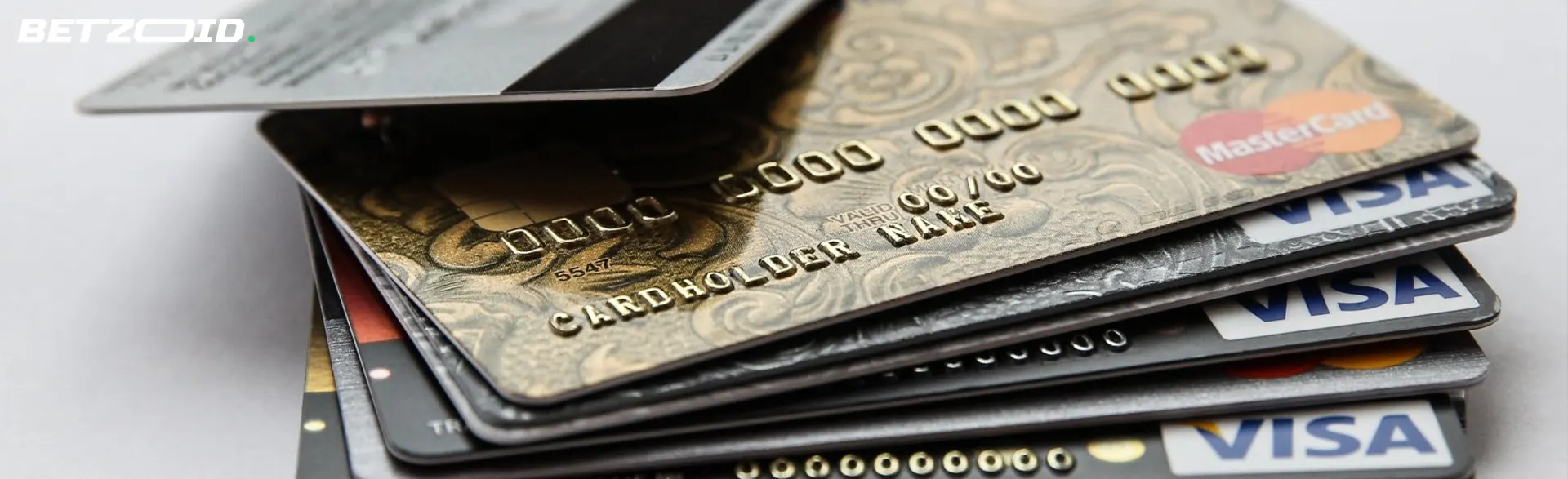 Pile de cartes bancaires.