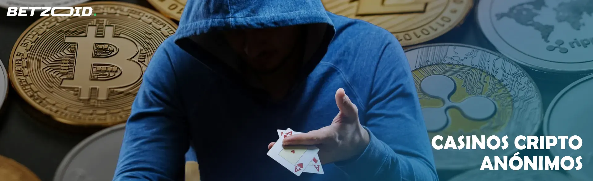 Un hombre con capucha con cartas en la mano sobre un fondo de monedas de criptomonedas.