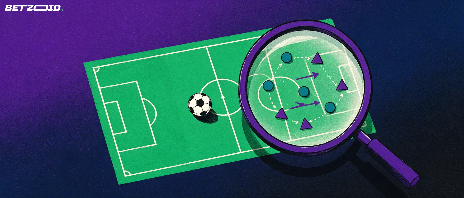 Illustrazione dall'alto di una porzione di campo da calcio con lente d'ingrandimento che evidenzia simboli di giocatori, frecce tattiche e un pallone